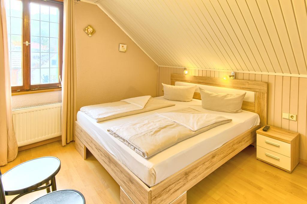 Hotel Sonne Щауфен им Брайсгау Екстериор снимка