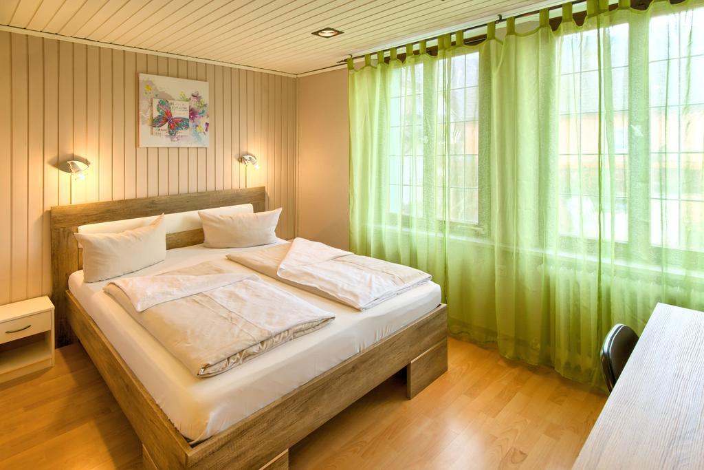Hotel Sonne Щауфен им Брайсгау Екстериор снимка